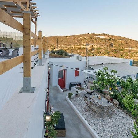 Milos Guesthouse Triovasalos ภายนอก รูปภาพ