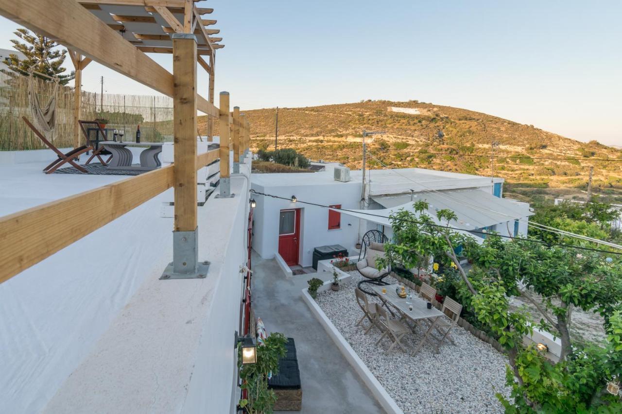 Milos Guesthouse Triovasalos ภายนอก รูปภาพ