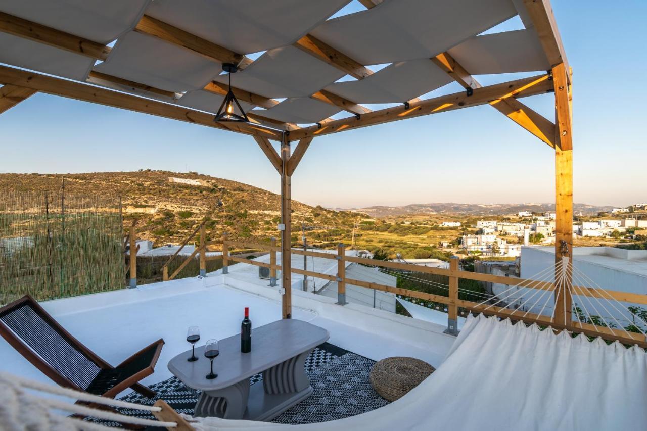 Milos Guesthouse Triovasalos ภายนอก รูปภาพ